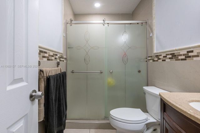 1261 W 43rd Place, Hialeah, FL 33012