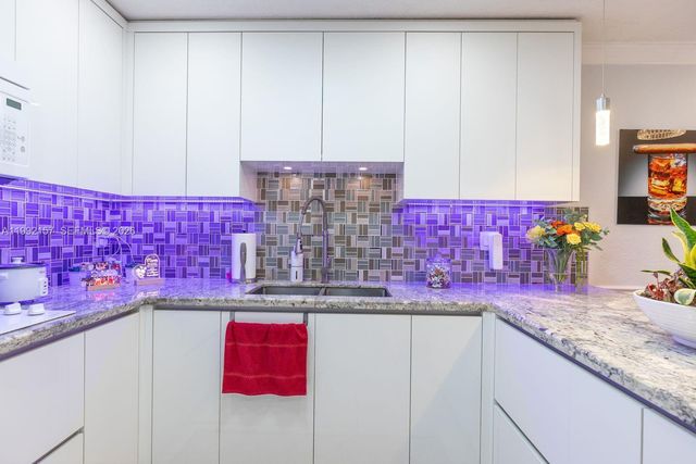 1261 W 43rd Place, Hialeah, FL 33012