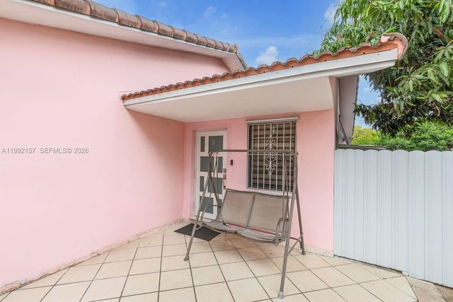 1261 W 43rd Place, Hialeah, FL 33012