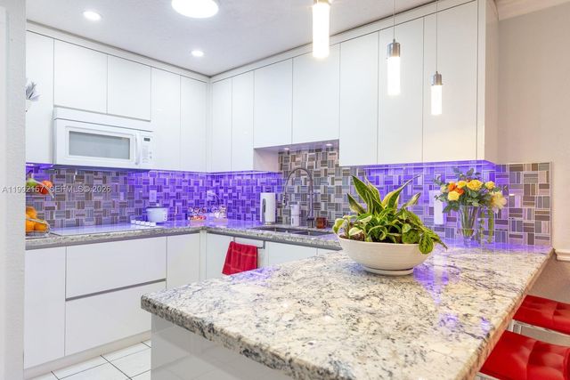 1261 W 43rd Place, Hialeah, FL 33012