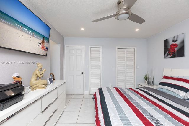 1261 W 43rd Place, Hialeah, FL 33012