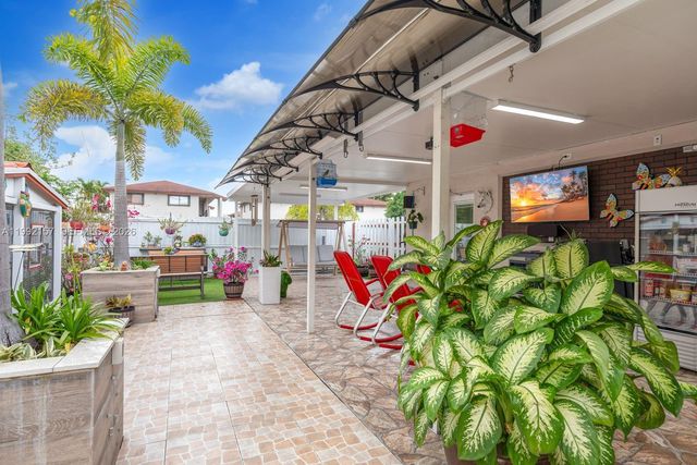 1261 W 43rd Place, Hialeah, FL 33012