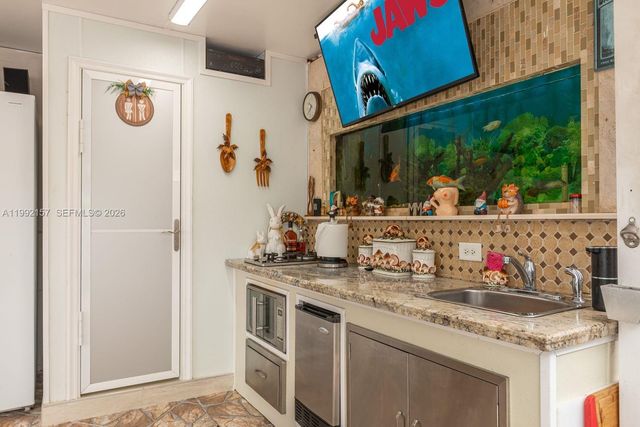 1261 W 43rd Place, Hialeah, FL 33012
