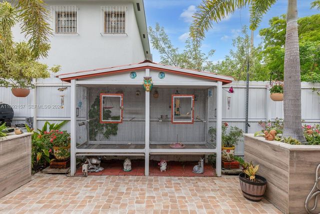 1261 W 43rd Place, Hialeah, FL 33012