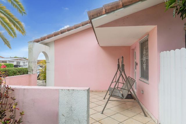 1261 W 43rd Place, Hialeah, FL 33012