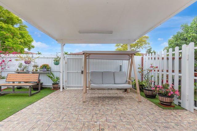 1261 W 43rd Place, Hialeah, FL 33012