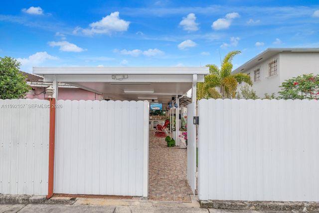 1261 W 43rd Place, Hialeah, FL 33012