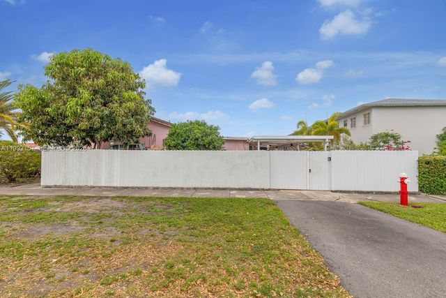 1261 W 43rd Place, Hialeah, FL 33012