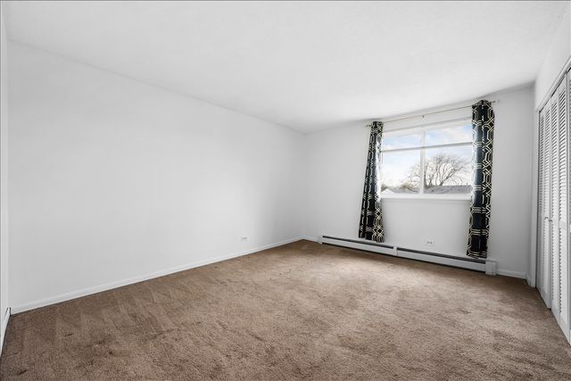 124 Boardwalk Street 2E, Elk Grove Village, IL 60007