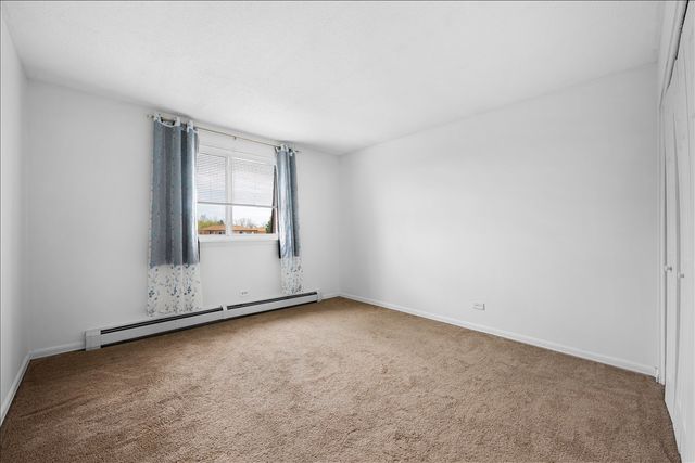 124 Boardwalk Street 2E, Elk Grove Village, IL 60007