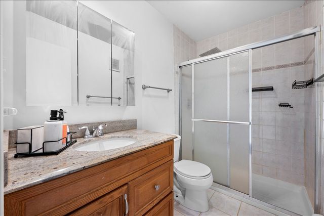 124 Boardwalk Street 2E, Elk Grove Village, IL 60007