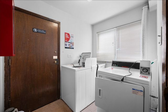 124 Boardwalk Street 2E, Elk Grove Village, IL 60007