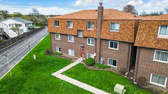 124 Boardwalk Street 2E, Elk Grove Village, IL 60007