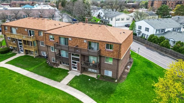 124 Boardwalk Street 2E, Elk Grove Village, IL 60007