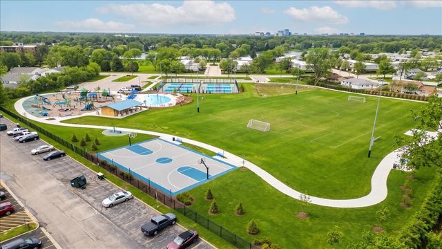 124 Boardwalk Street 2E, Elk Grove Village, IL 60007