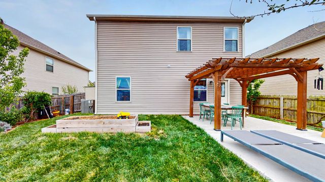 1050 Lonergan Cir, Spring Hill, TN 37174