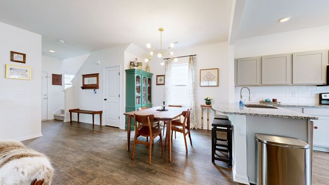 1050 Lonergan Cir, Spring Hill, TN 37174