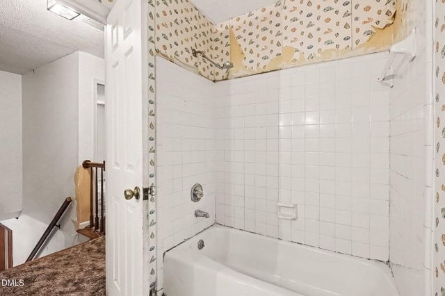 6213 Lakerun Court, Raleigh, NC 27612
