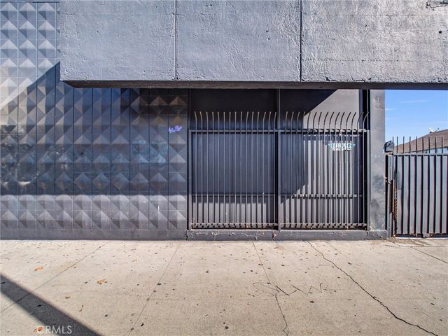 937 W Mission Boulevard, Pomona, CA 91766