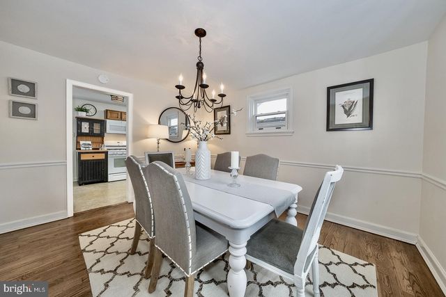 301 EAGLE RD, Wayne, PA 19087