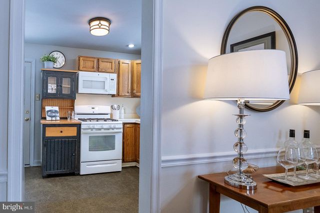 301 EAGLE RD, Wayne, PA 19087