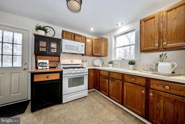 301 EAGLE RD, Wayne, PA 19087