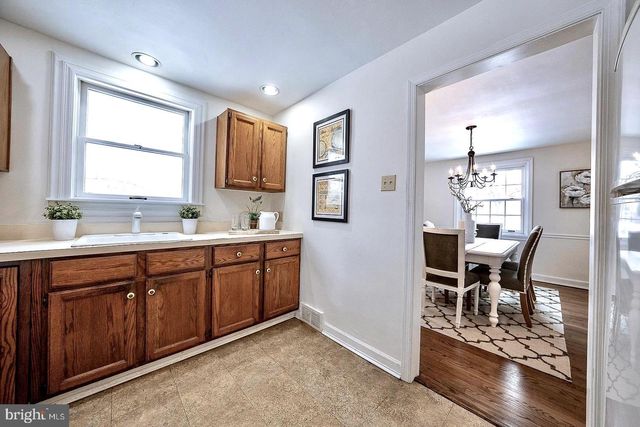 301 EAGLE RD, Wayne, PA 19087