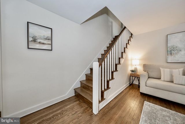 301 EAGLE RD, Wayne, PA 19087