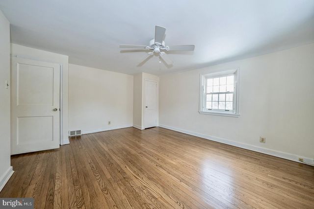 301 EAGLE RD, Wayne, PA 19087