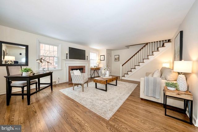 301 EAGLE RD, Wayne, PA 19087