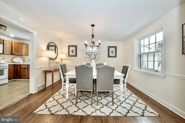 301 EAGLE RD, Wayne, PA 19087