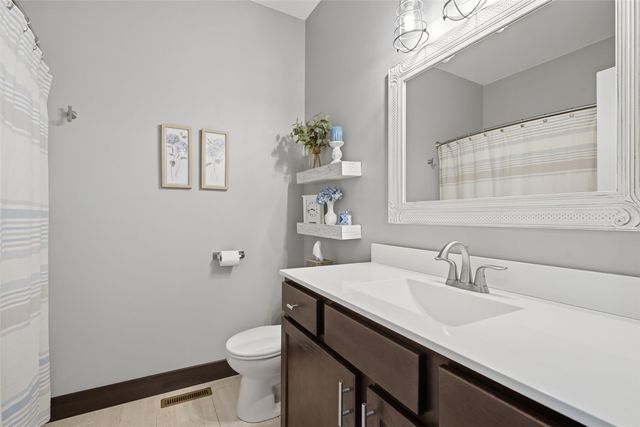 3095 Ridgeview Drive, Ely, IA 52227