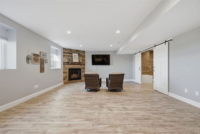 3095 Ridgeview Drive, Ely, IA 52227