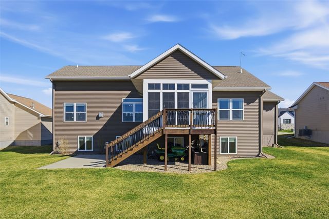 3095 Ridgeview Drive, Ely, IA 52227