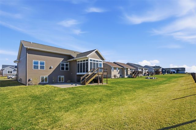 3095 Ridgeview Drive, Ely, IA 52227