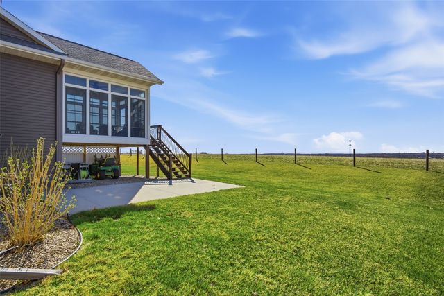 3095 Ridgeview Drive, Ely, IA 52227