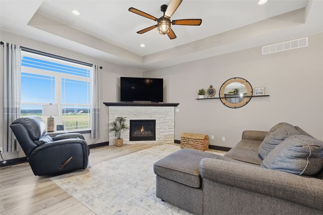 3095 Ridgeview Drive, Ely, IA 52227