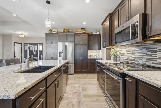 3095 Ridgeview Drive, Ely, IA 52227