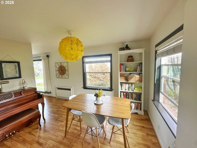 1414 WALNUT St, La Grande, OR 97850