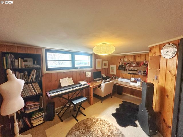 1414 WALNUT St, La Grande, OR 97850