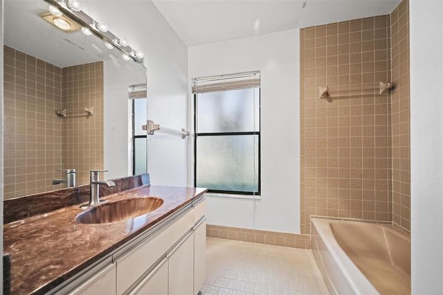 2495 NW 14th Street, Delray Beach, FL 33445