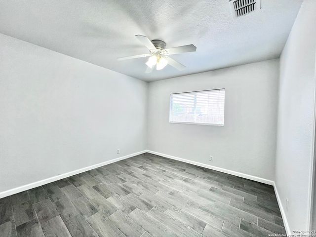 5807 BARTON HOLLOW, San Antonio, TX 78249