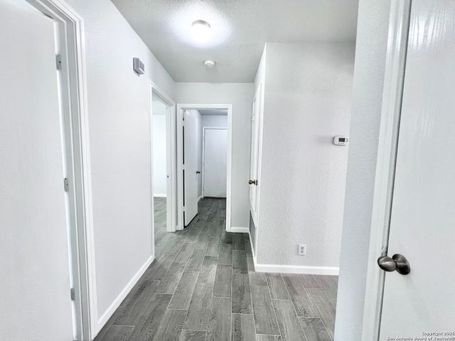 5807 BARTON HOLLOW, San Antonio, TX 78249