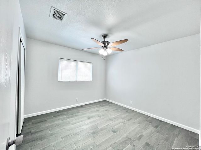 5807 BARTON HOLLOW, San Antonio, TX 78249