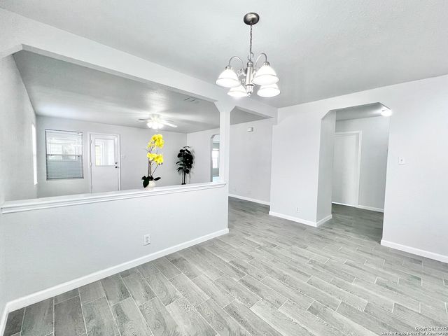 5807 BARTON HOLLOW, San Antonio, TX 78249