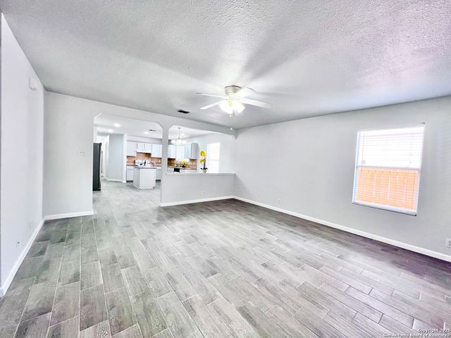 5807 BARTON HOLLOW, San Antonio, TX 78249