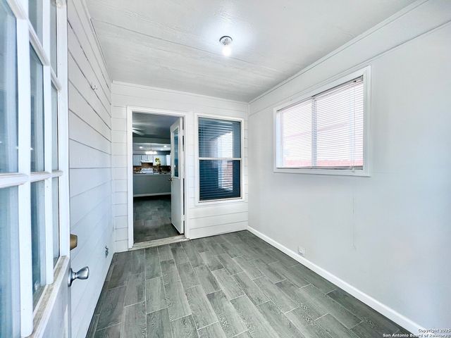 5807 BARTON HOLLOW, San Antonio, TX 78249