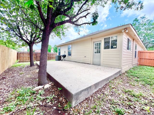 5807 BARTON HOLLOW, San Antonio, TX 78249