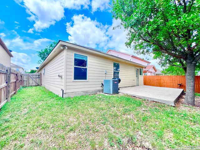 5807 BARTON HOLLOW, San Antonio, TX 78249