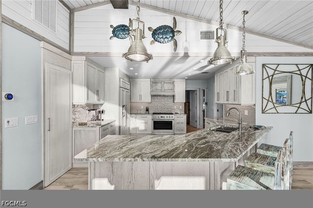 2823 8th AVE, St James City, FL 33956